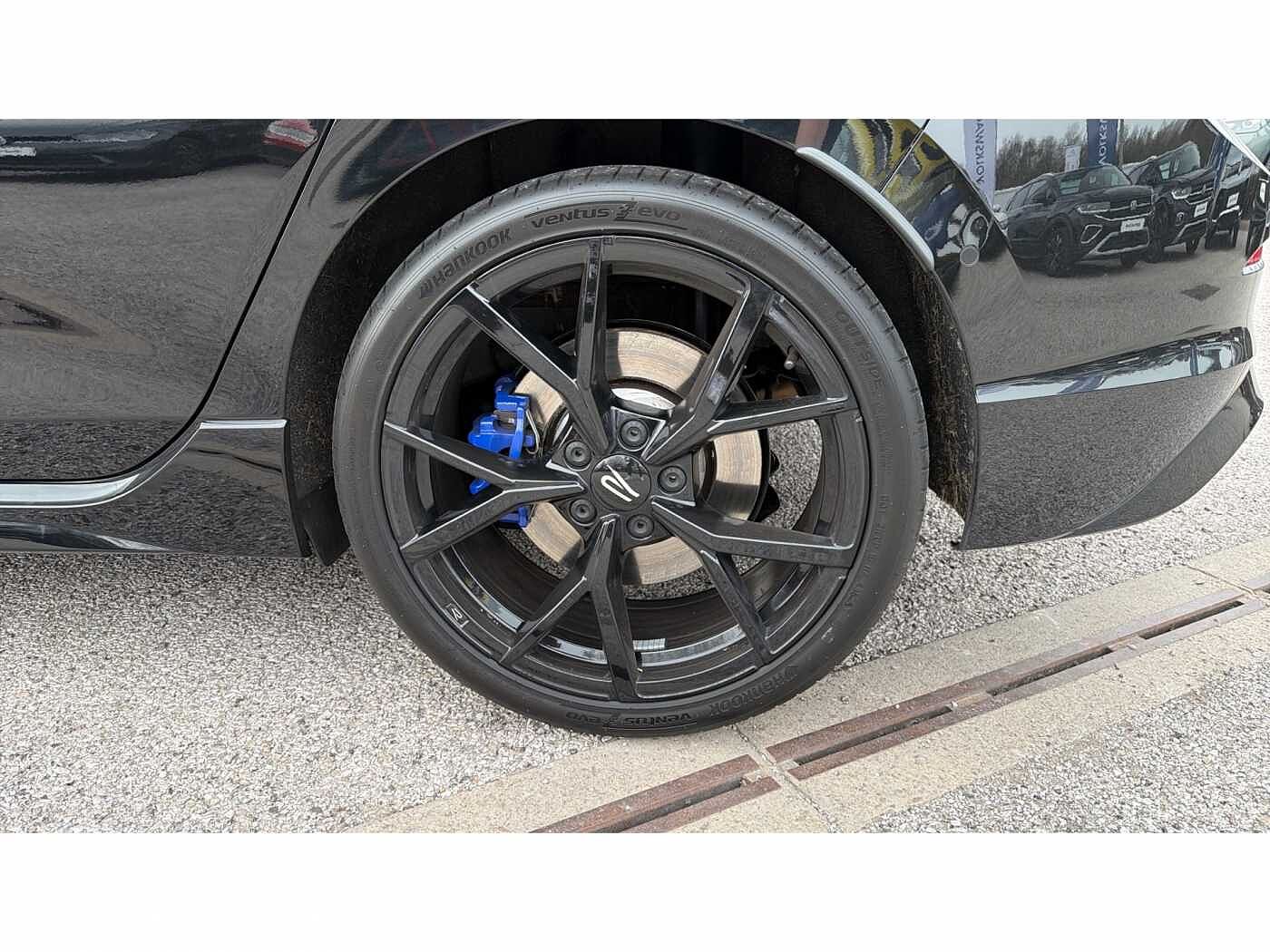 Volkswagen Golf R