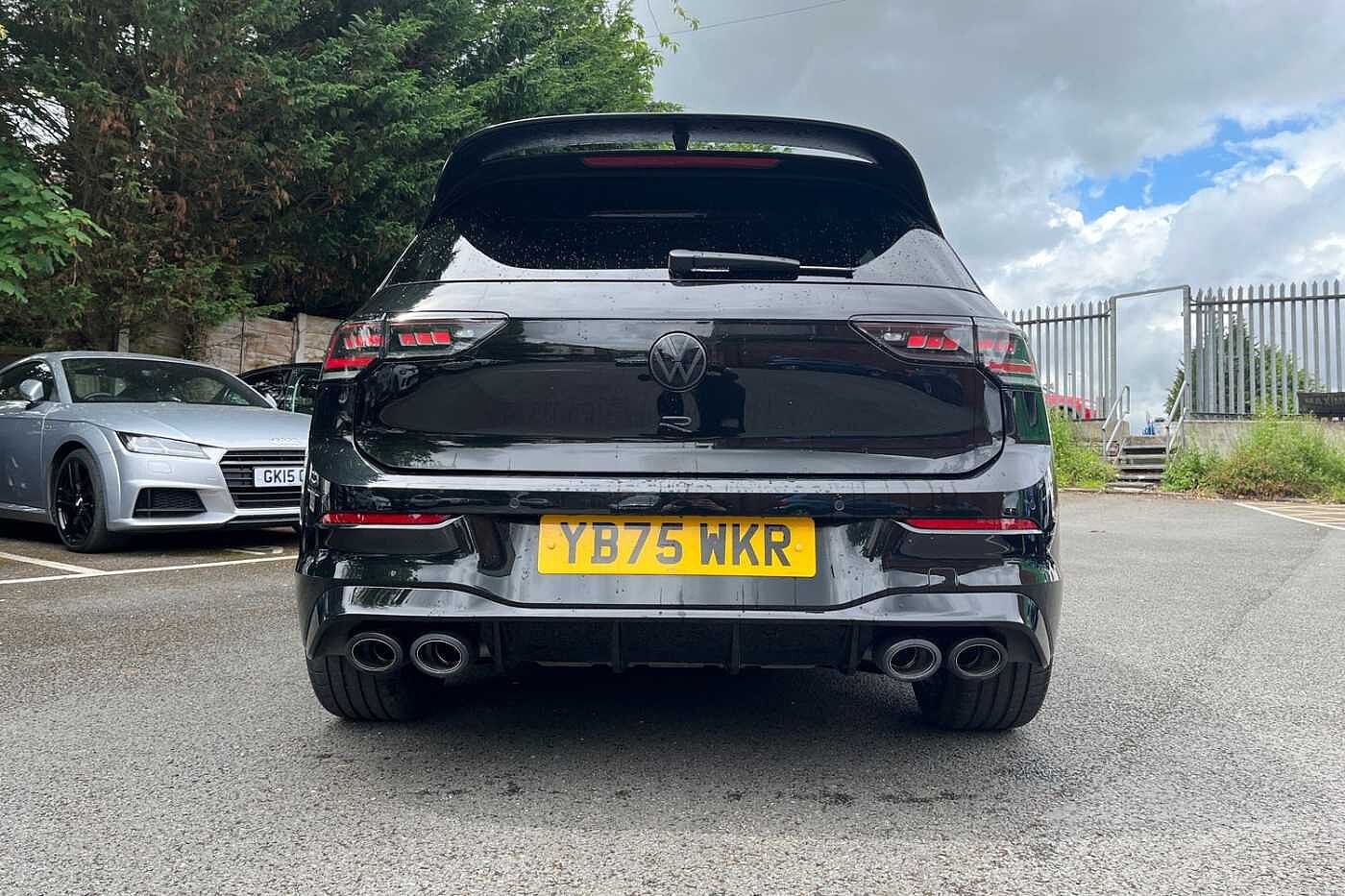 Volkswagen Golf R