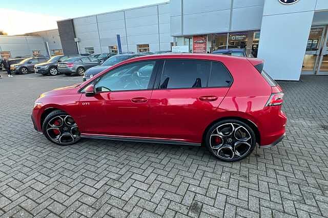 Volkswagen Golf GTI