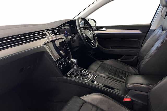 Volkswagen Passat Estate GTE