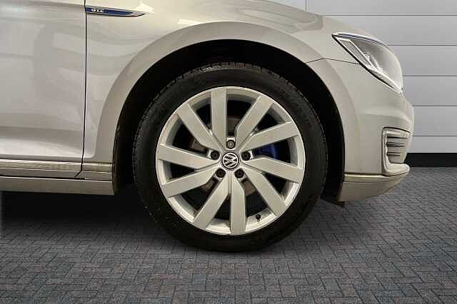 Volkswagen Passat Estate GTE