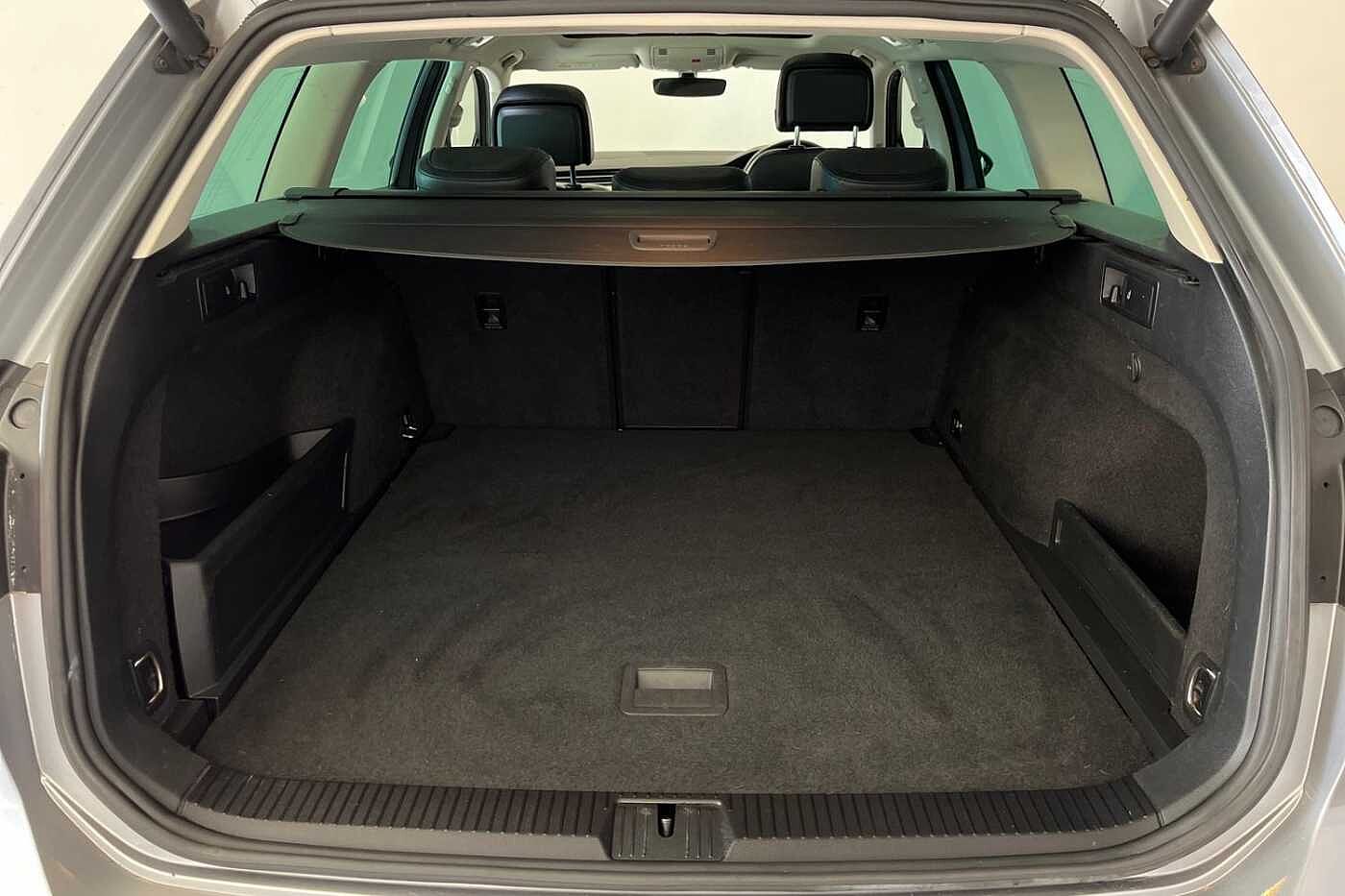 Volkswagen Passat Estate GTE