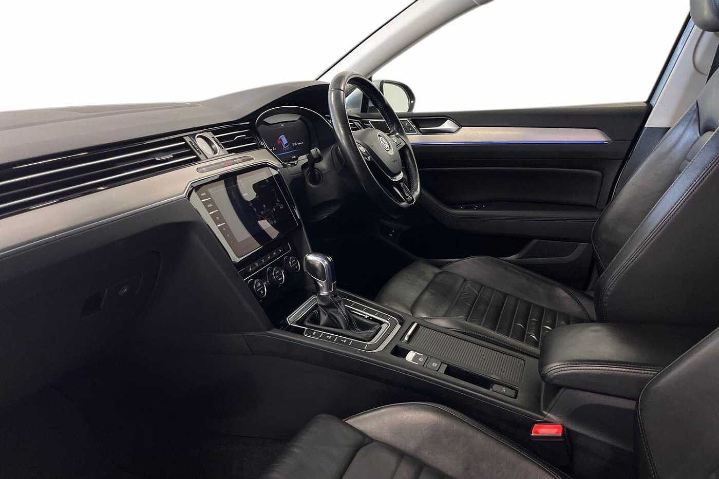 Volkswagen Passat Estate GTE