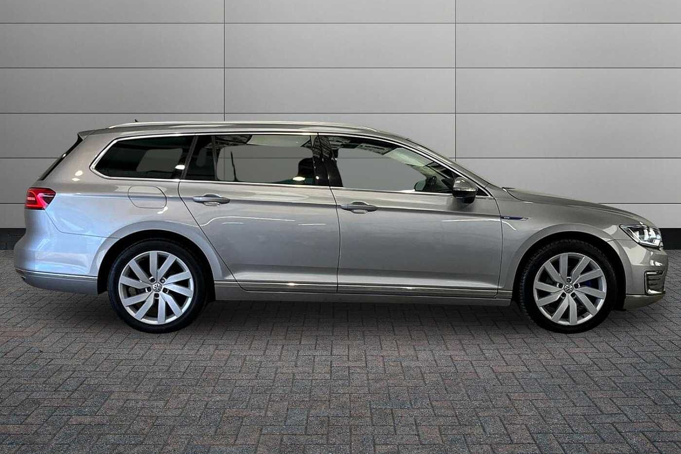 Volkswagen Passat Estate GTE