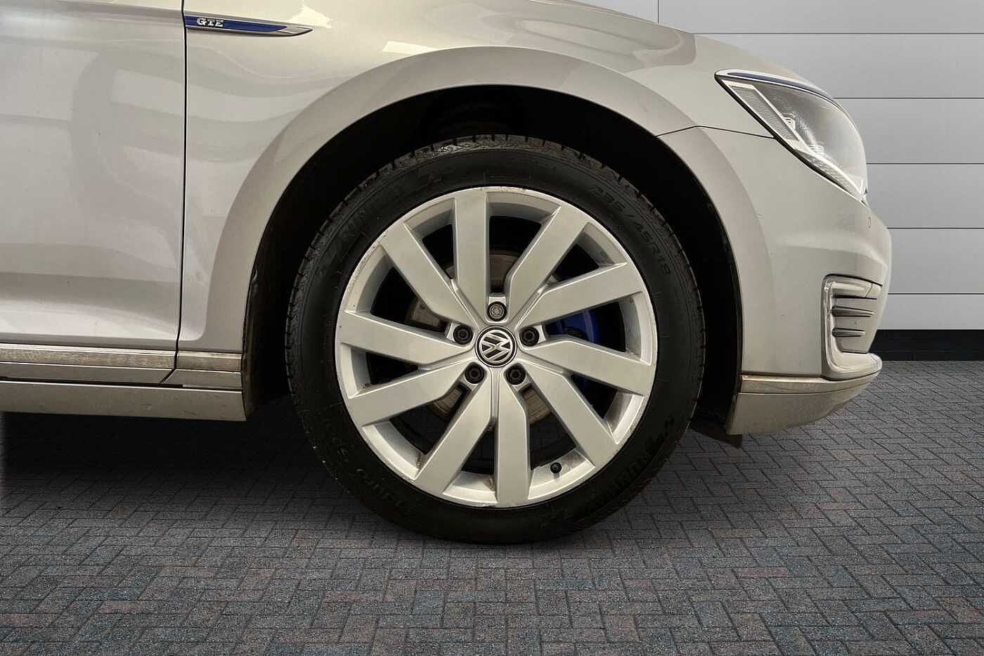 Volkswagen Passat Estate GTE