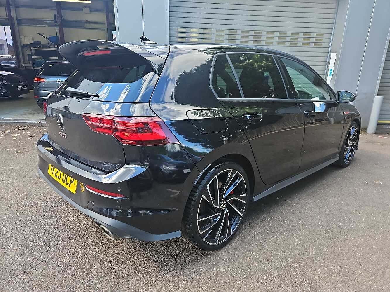 Volkswagen Golf GTI