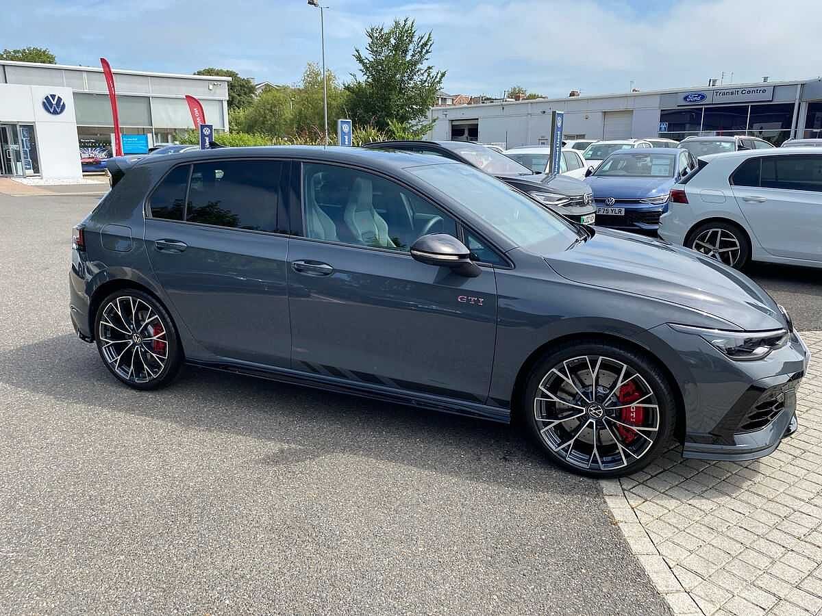 Volkswagen Golf GTI