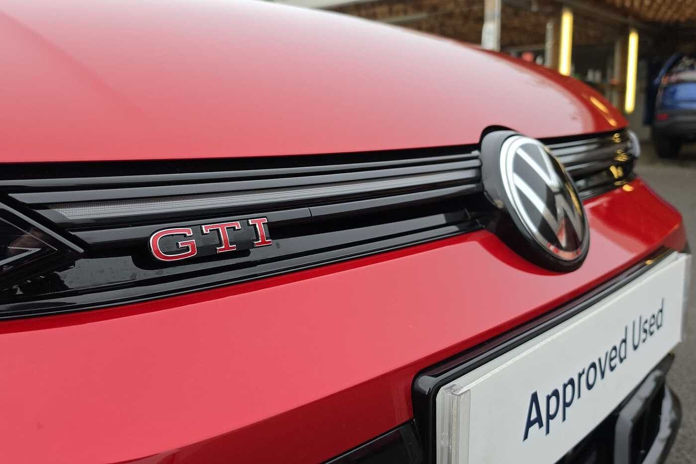 Volkswagen Golf GTI
