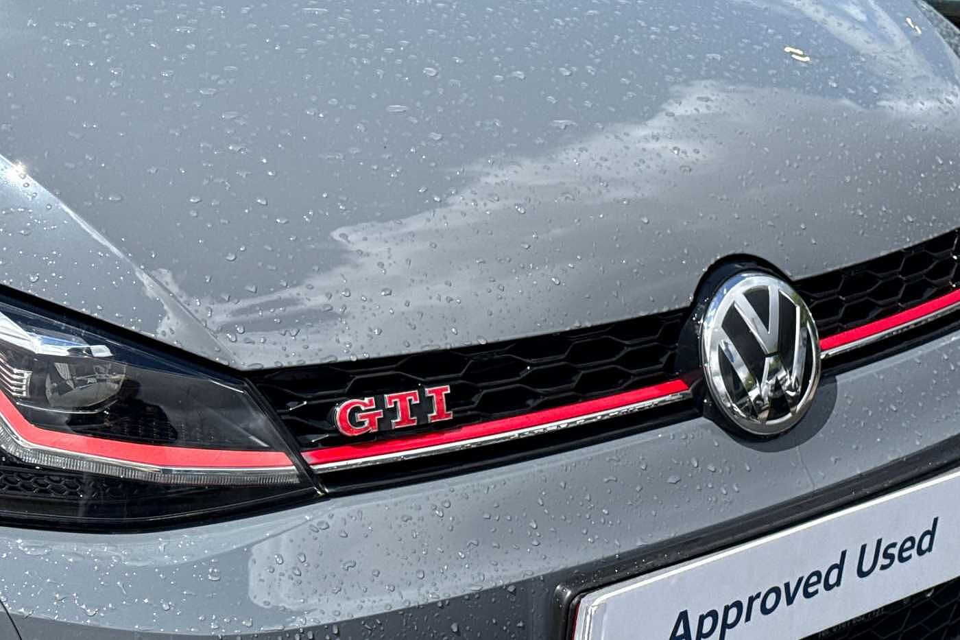 Volkswagen Golf GTI