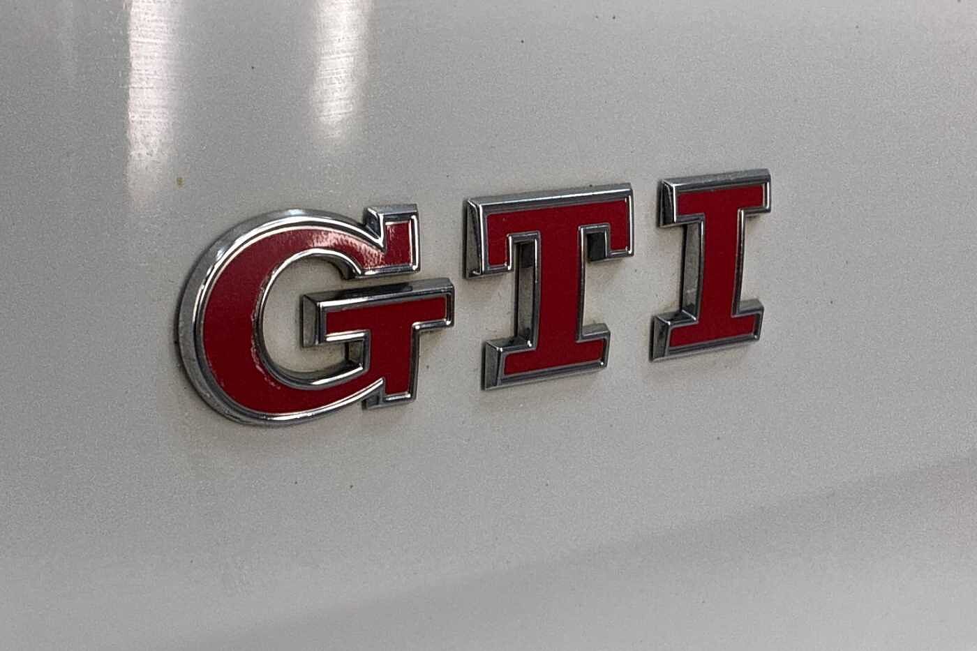 Volkswagen Golf GTI